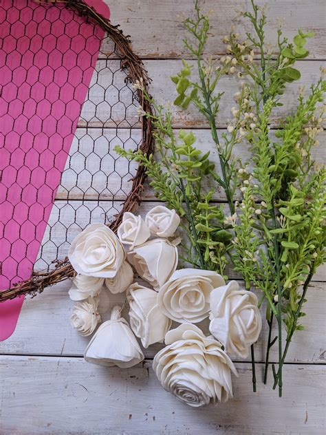 Chicken Wire Wreath Craft Kit Sola Wood Flowers Oh Youre Lovely