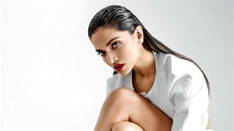 Deepika Padukone Wallpapers Hd Wallpapers Id 26357