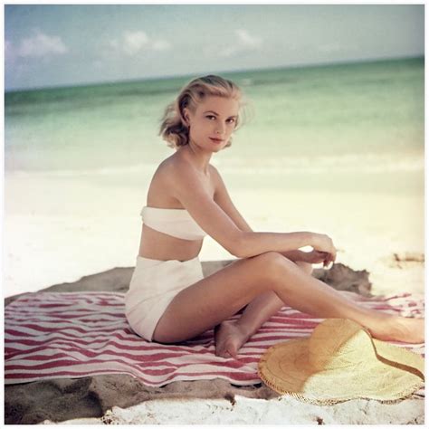 Inspiration Bathing Beauty Grace Kelly With Images Grace Kelly Classic Actresses