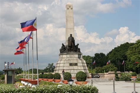A Glimpse Of The Philippines Philippines Rizal Park Jose Rizal