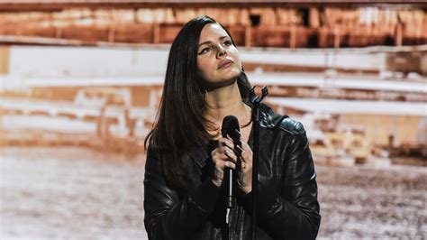 Lana Del Rey Says Shes Definitely Not Racist After Controversial Post