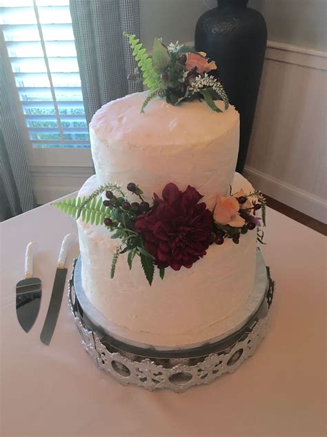 Well, yeah, those extra layers certainly give some luxurious and exquisite feel, but if you a white wedding cake with gold glitter and fresh greenery and blooms is a cool idea for a modern wedding. Wedding cake for 60 people... stacked tiered construction, alternating layers of Heavenly White ...