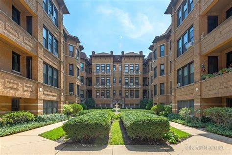 Five Classic Courtyard Condos For Sale In Chicago Chicago Magazine