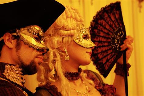 Dein lächeln war gefroren, es glänzte wie kristall! INCANTO - Venezianischer Maskenball | She mask, Masquerade ...