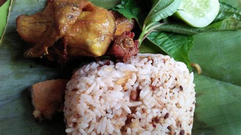 Bila masakan ini sudah di buat yang pasti hasilnya nikmat serta lezat, berikut resep nasi tutug oncom khas tasikmalaya Nasi Tutug Oncom, Lekker Beneeerrr… - Jayakarta News