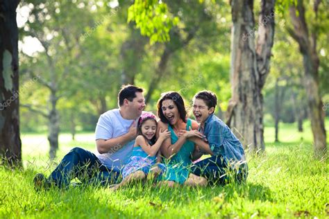 384,000+ vectors, stock photos & psd files. Family laughing during picnic — Stock Photo © mvaligursky ...