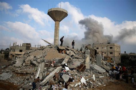 Shelling Of Gaza Resumes After Humanitarian Pause The New York Times