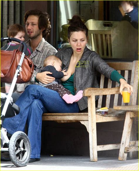 maggie gyllenhaal boldly breastfeeds photo 422591 photos just jared celebrity news and