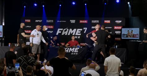 5 rounds, 15:00 total bout page. FAME MMA 7: Najmanowi puściły nerwy, musiała wkroczyć ...