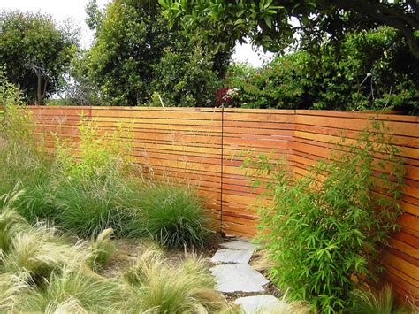 Horizontal Wooden Fence Ideas That Look Stunning