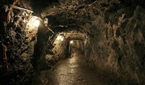 Inside The Mine — The Sterling Hill Mining Museum