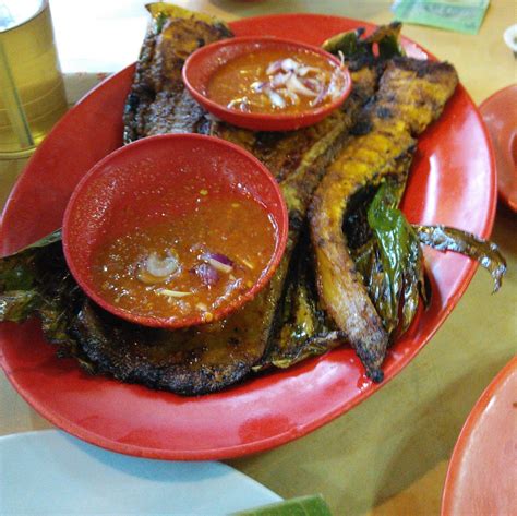 Their table setting is the typical type of food court table. Find Food dot Eat 搵野吃: Sungai Pinang Food Court - 檳榔河