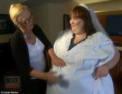 Is This The World S Biggest Wedding Gown An 800lb Bride To Be Has Her Nine Foot Waist Measured