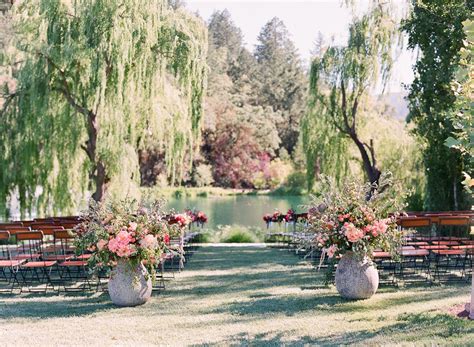 Elegant Picnic Wedding With A Fresh Color Palette Picnic Wedding