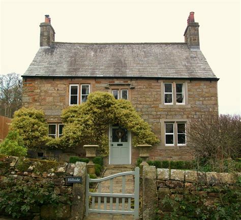 Pin By Jayne On Houses And Cottages Cottage House Exterior Cottage