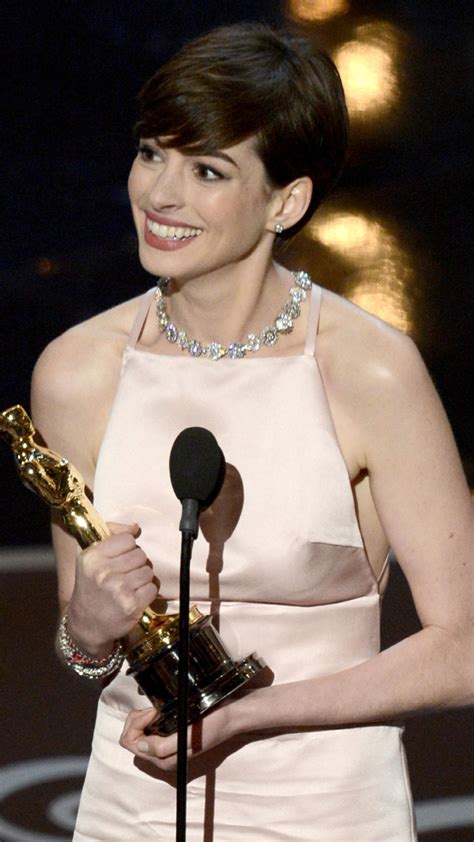 Anne Hathaway Preemptively Shuts Down Body Shamers E News