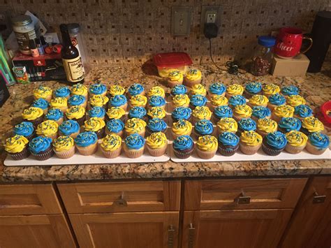 At first glance, i could have sworn that was blood. Blue and gold cupcakes | How to make cake, Gold cupcakes, Food