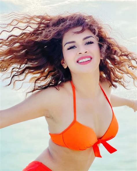 Avneet Kaur Sets The Internet Ablaze In Hot Orange Bikini See Viral