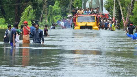 India Floods Search For Survivors Continues As 700000 Displaced Sbs