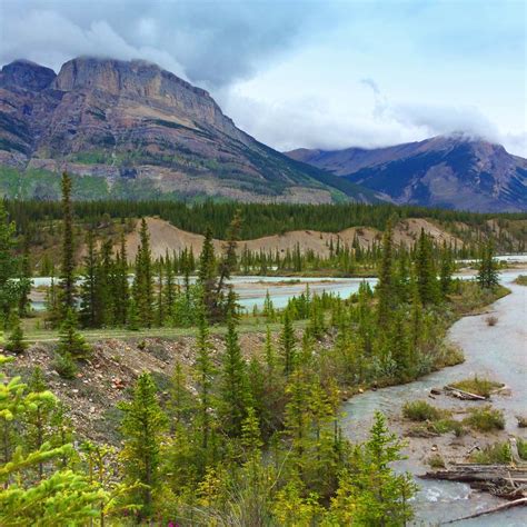 There is something for everyone from sightseeing, fishing, camping, and rafting. Saskatchewan River Crossing, in Alberta