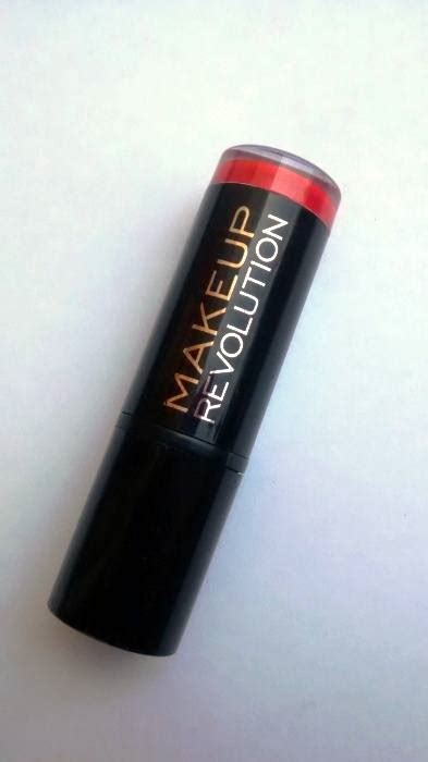 Makeup Revolution London Twist Amazing Lipstick Review Swatches