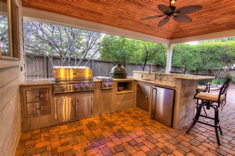 16 Outdoor Kitchen Covered Patio