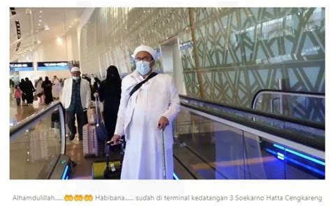 Artikel ini telah tayang di tribunjakarta.com dengan judul. Naik Saudi Airlines Habib Rizieq Tiba di Bandara Soekarno-Hatta, Ribuan Simpatisan Menyambut