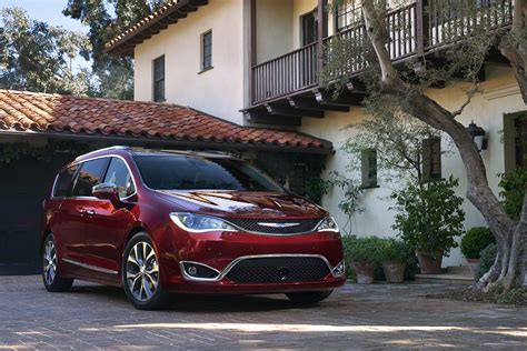 Chrysler Says Goodbye To Town And Country And Welcomes 2017 Pacifica