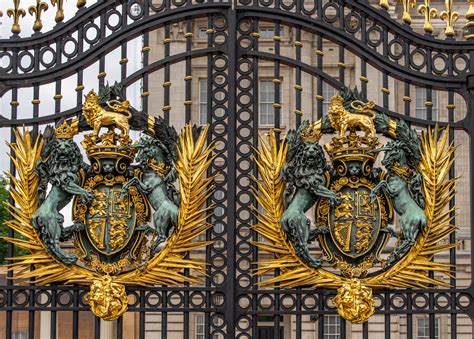 Смена караула у букингемского дворца в лондоне changing of the guard buckingham palace. Buckingham Palast II - London Foto & Bild | london, world ...