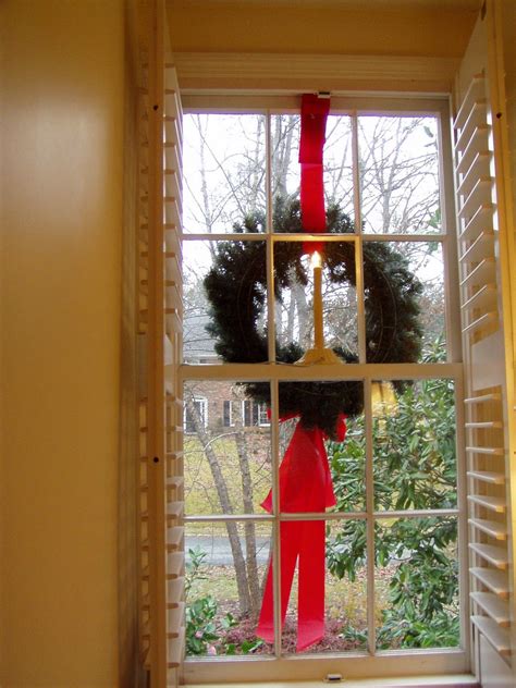How To Hang Wreaths On Exterior Windows For Christmas Christmas