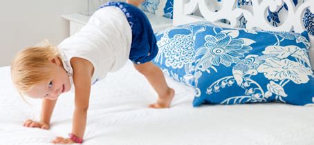 The bed guardian mattress protector helps protect your mattress from stains while forming a barrier between you and dust mites, bed bugs, allergens, pollen and pet dander. Guardian - EveryBed Mattress Protectors