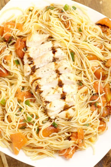 Tgi fridays bruschetta chicken pasta recipe how to make it bring to a boil in small sauce pan and turn down flame to a simmer. Bruschetta Chicken Pasta | The Gracious Wife
