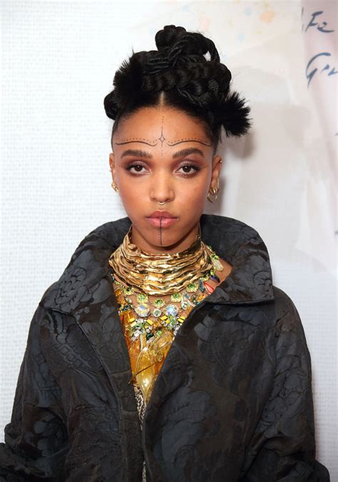 Fka Twigs Hair Popsugar Beauty