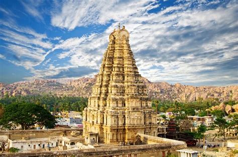 8 Fascinating Temples In Karnataka That Are A Must Visit