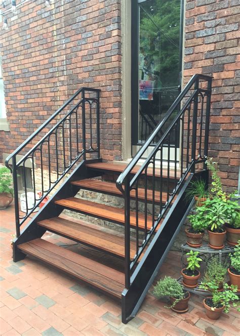 Aluminum is a much more durable material than galvanised steel. Outdoor Stair Railing Ideas | Outdoor stair railing, Staircase outdoor, Railings outdoor