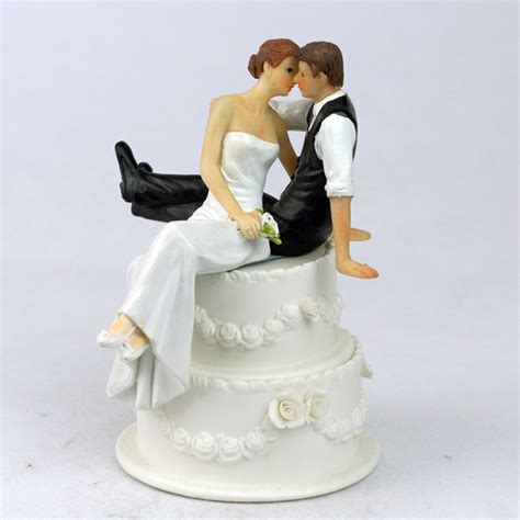Buy Romantic Sweet Embrace Couple Wedding Cake
