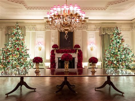 Melania Trump Unveils Christmas Decorations Christmas Decorations In