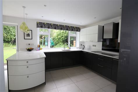 Espresso.explore our kitchen cabinets, bathroom cabinets, vanities & more.we are. Shiny Magnolia/cream and anthracite/grey kitchen | Grey ...