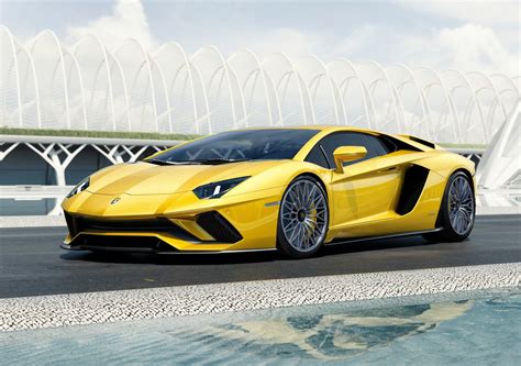 Karşınızda 2017 Yeni Lamborghini Aventador S Ve Özellikleri