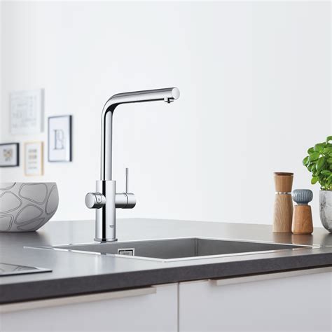 La 1re pour l'eau froide et la 2de pour l'eau chaude. GROHE BlueMD Chilled+Sparkling 2.0 Robinet de cuisine avec ...