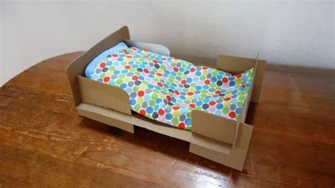 Der käuferschutz ist deine absicherung, wenn eine ware nicht ankommt, beschädigt ist oder nicht der beschreibung entspricht. Puppenbett aus Pappe selber machen | Frag Mutti ...