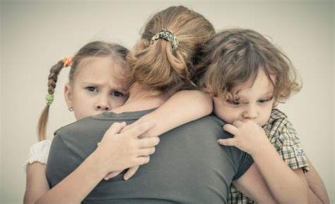孩子情绪失控家长常见的几种应对方式 孩子情绪失控家长怎么做 八宝网
