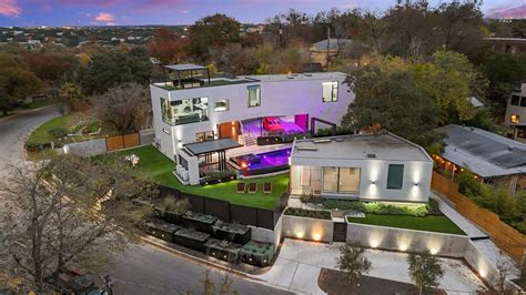 Photo 7 of 9 in Entertainment Abounds in this Austin, Texas Custom