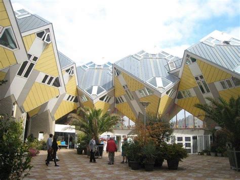 Very Strange And Intresting Angles In This Unusual Architecture