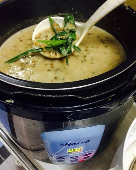 Cara bikin bubur kacang hijau / ijo memerlukan trik dan tips tersendiri, sehingga hasilnya bisa lebih bagus dan juga enak serta lembut. Resipi Bubur Kacang Hijau Menggunakan Noxxa