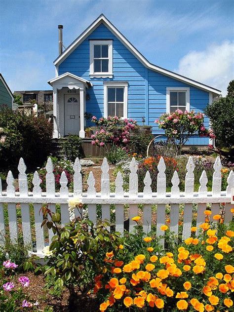 Pin By Annalisse On Little Blue Cottage Cottage Exterior Tiny