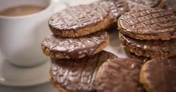 The digestive was first developed in 1839 by two scottish doctors to aid digestion. Lisa's World: Chocolate Digestive Biscuits - Paul Hollywood