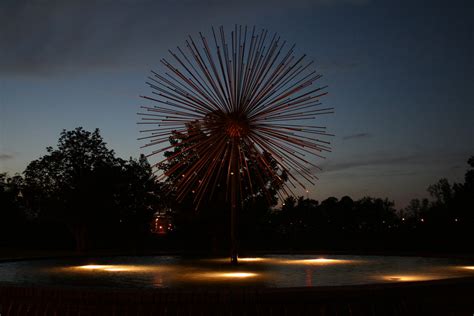 Dandelion Fountain At Sunset Gus S Wortham Memorial Fount Flickr