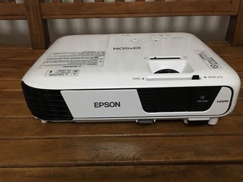 Epson Eb S31 H719c Projector Tv And Home Appliances Tv And Entertainment