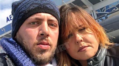 After a whirlwind romance in monte carlo with handsome widower maxim de winter (armie hammer), a newly married youn. Soap Dirt | Latest Entertainment News